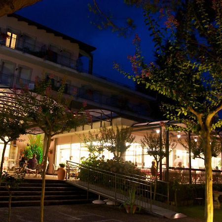 Hotel Marina วิเวโรเน ภายนอก รูปภาพ