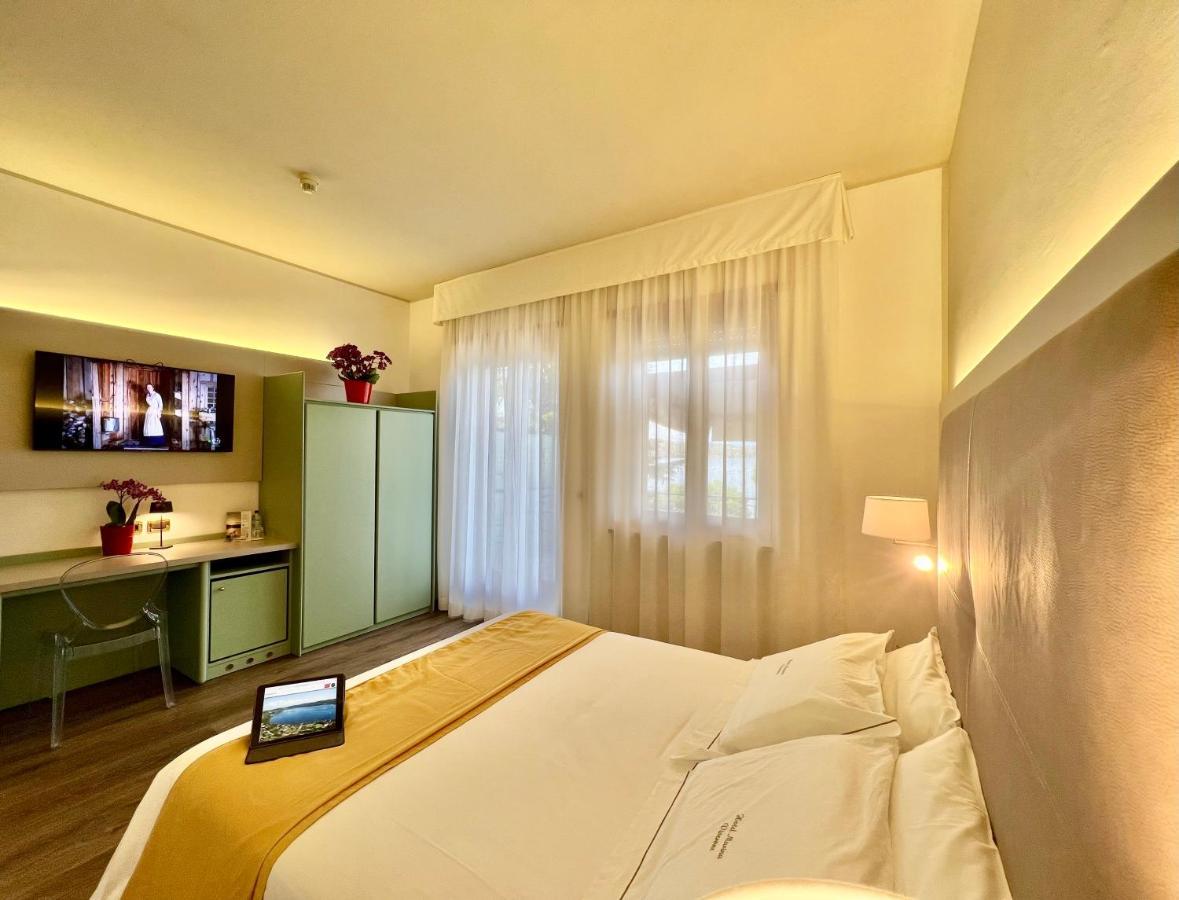 Hotel Marina วิเวโรเน ภายนอก รูปภาพ
