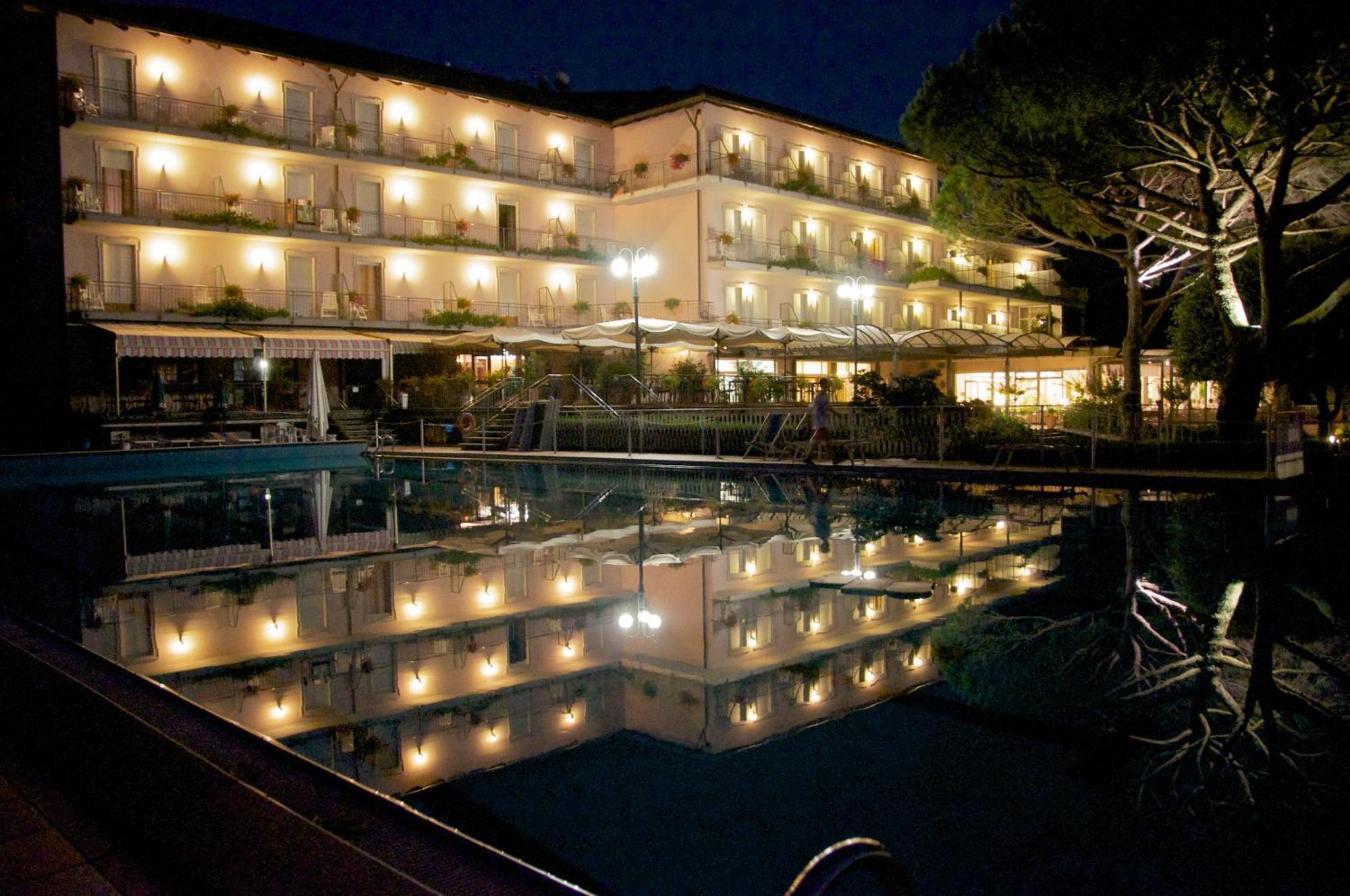 Hotel Marina วิเวโรเน ภายนอก รูปภาพ